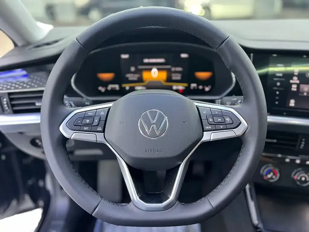 Volkswagen Passat — фото 4