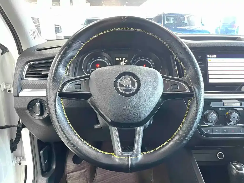 Skoda Kamiq — фото 6