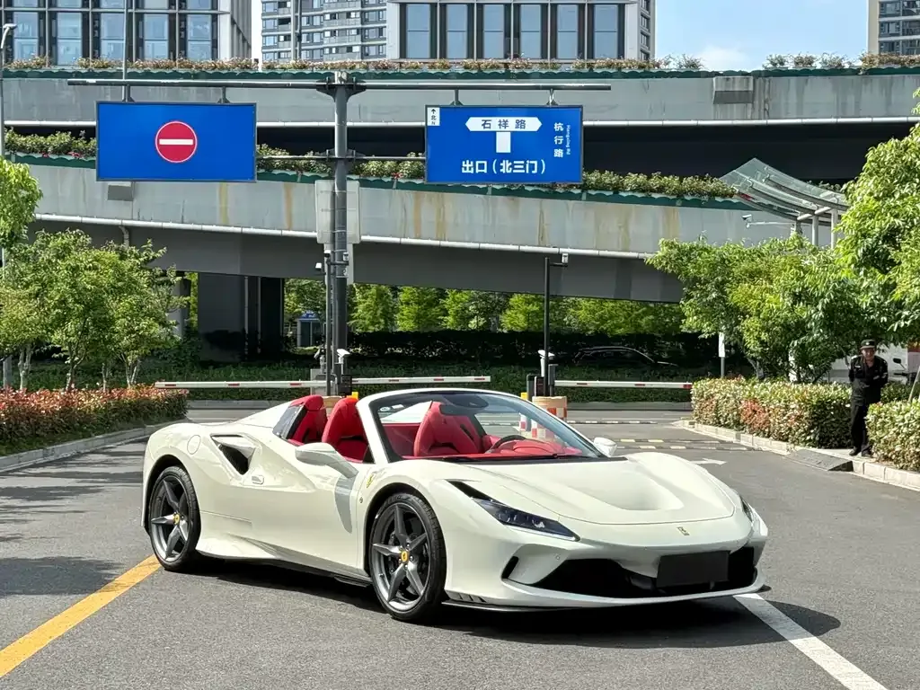 Ferrari F8 — фото 8