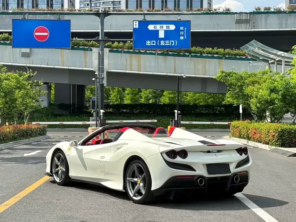 Ferrari F8 — фото 5
