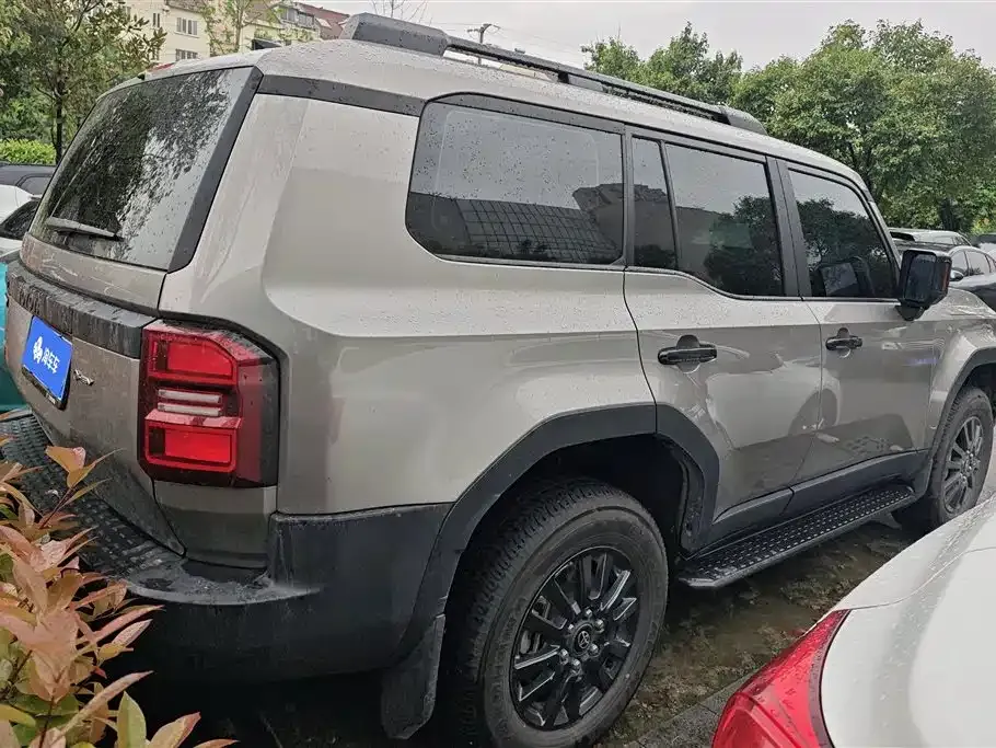 Toyota Prado — фото 4