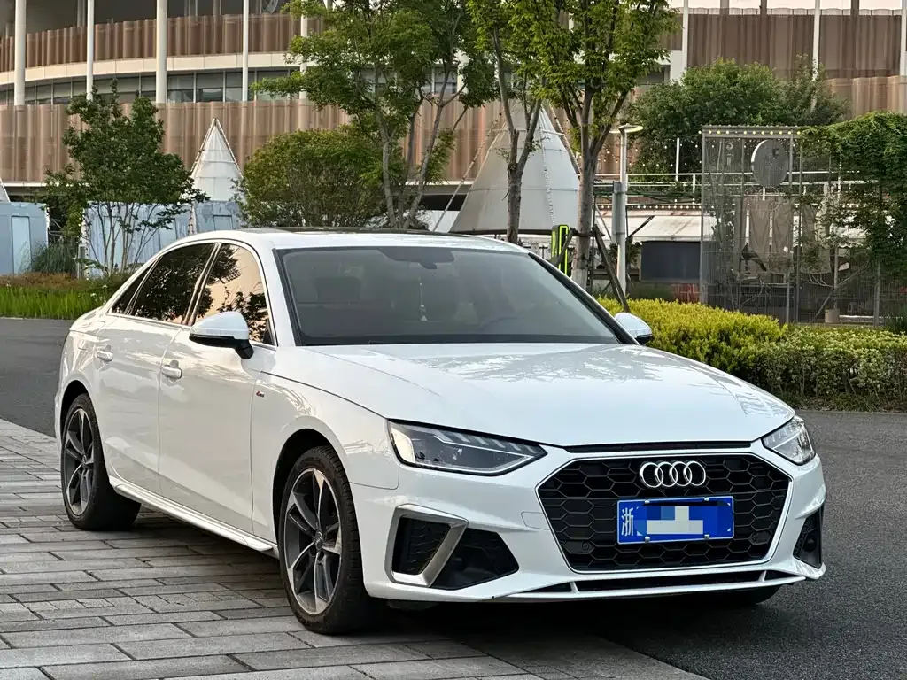 Audi A4L — фото 8