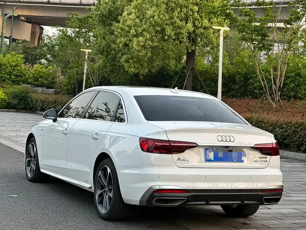 Audi A4L — фото 6