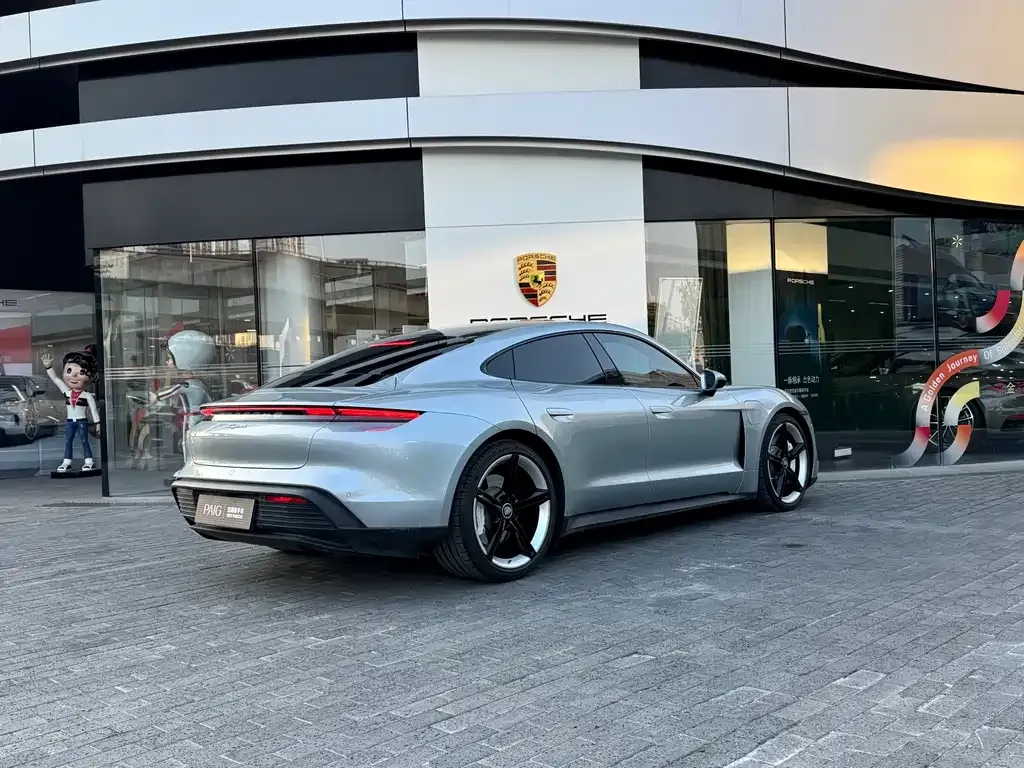 Porsche Taycan — фото 4