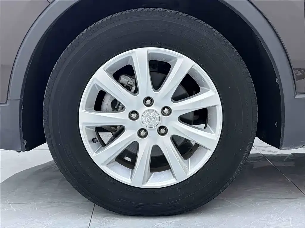 Buick Envision Plus — фото 8