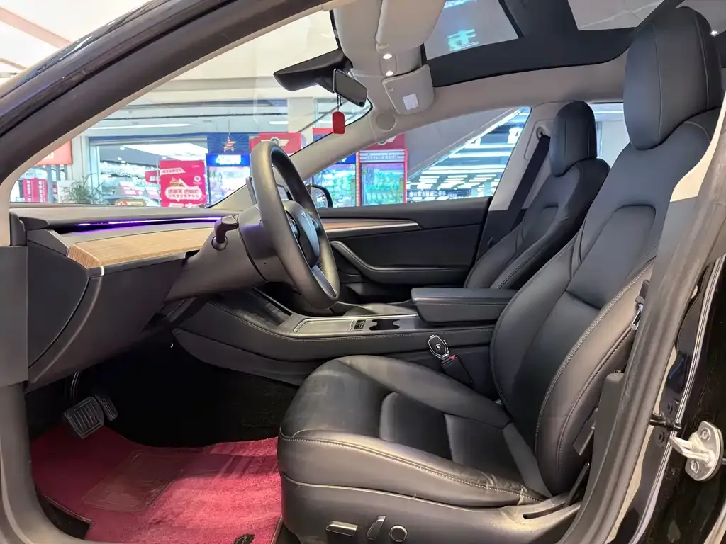 Tesla Model 3 — фото 4