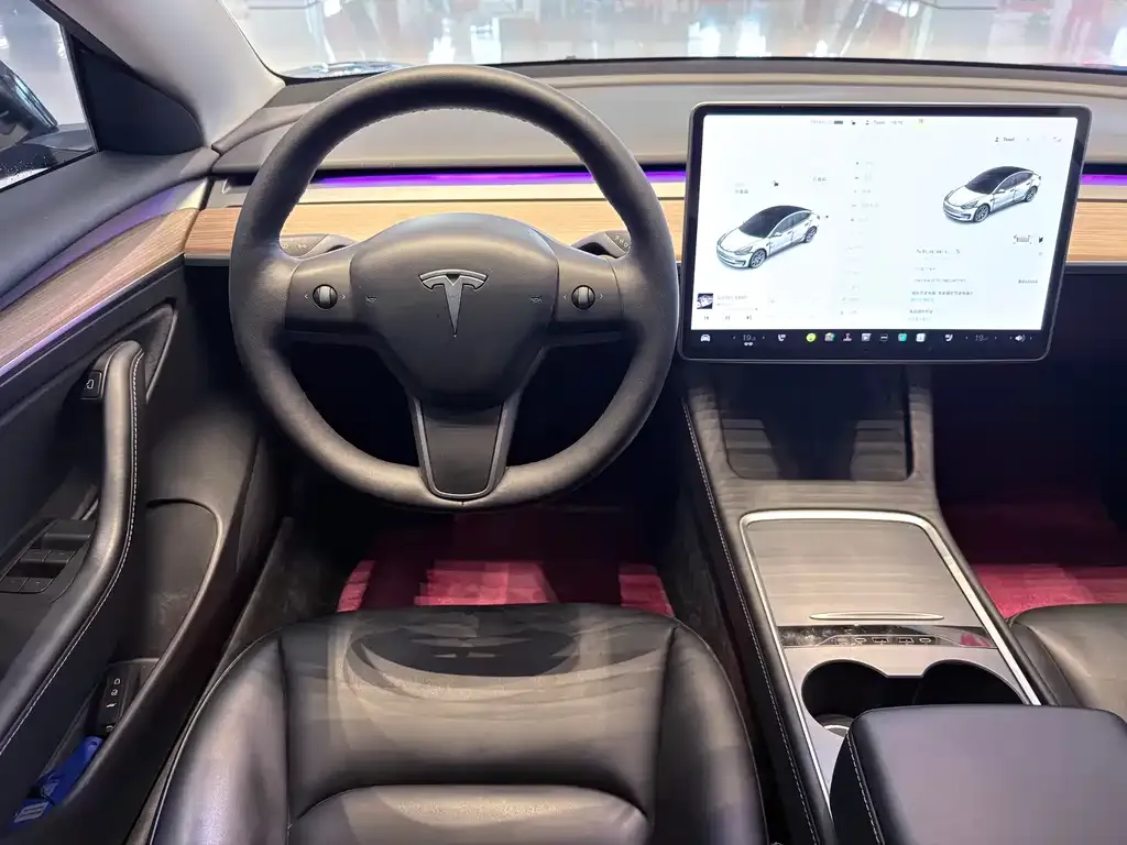 Tesla Model 3 — фото 7