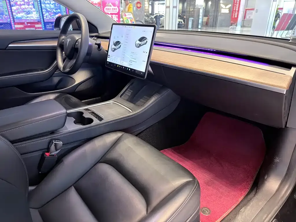 Tesla Model 3 — фото 3