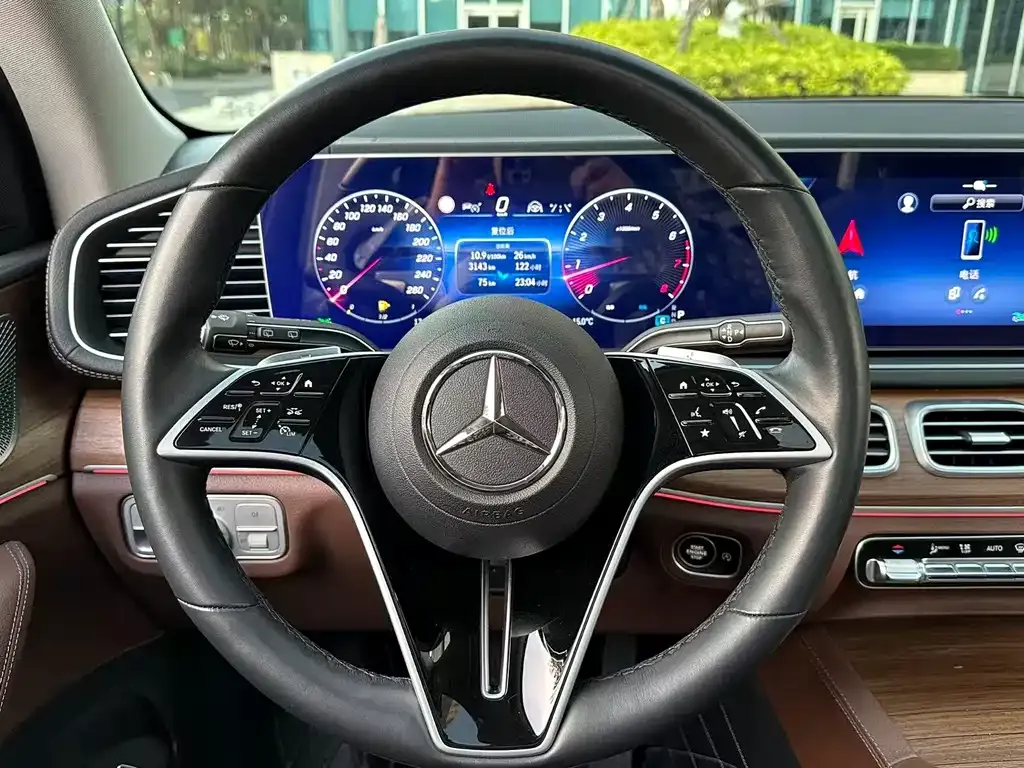 Mercedes-Benz GLE — фото 10