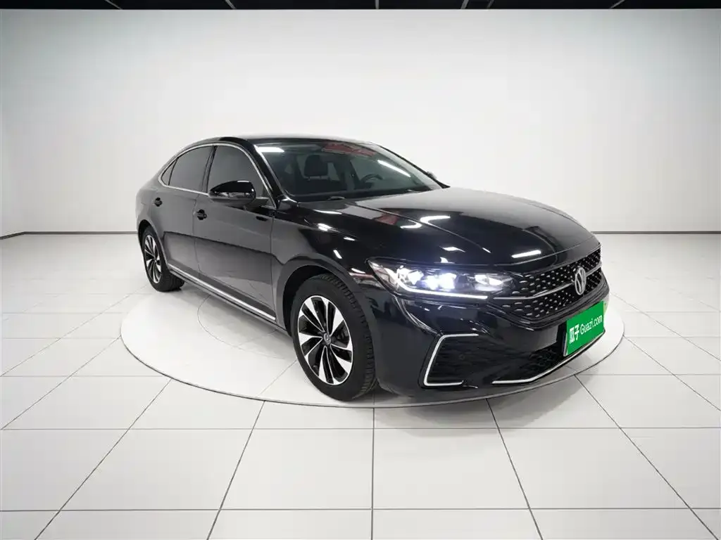 Volkswagen Passat — фото 10