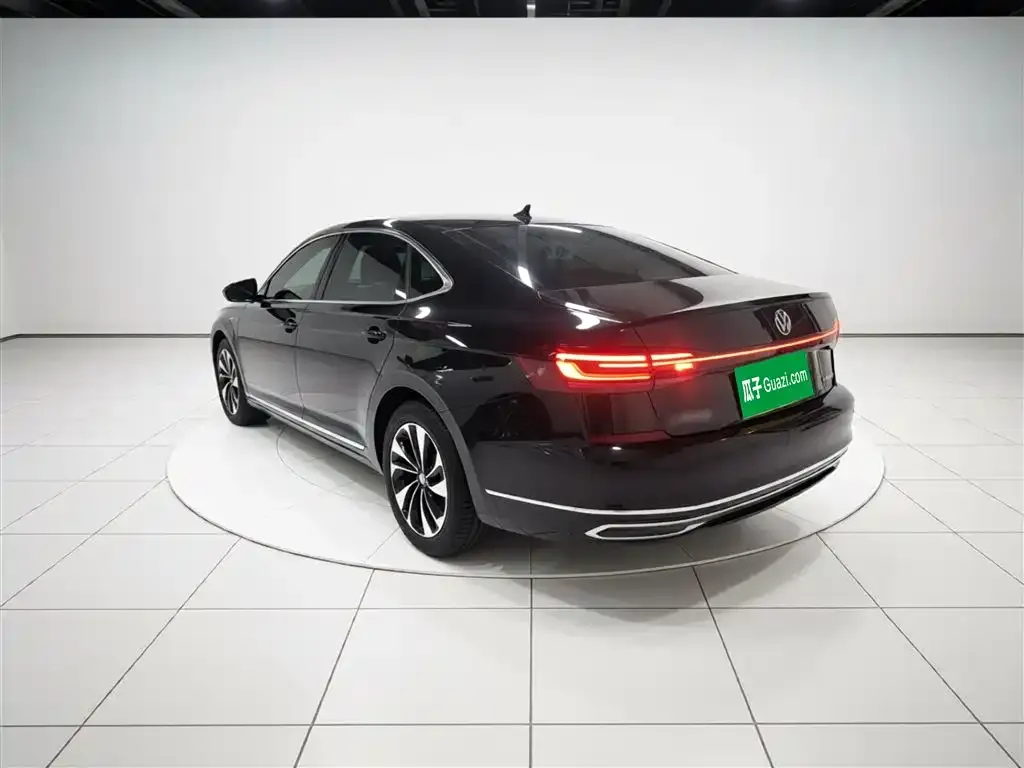 Volkswagen Passat — фото 2