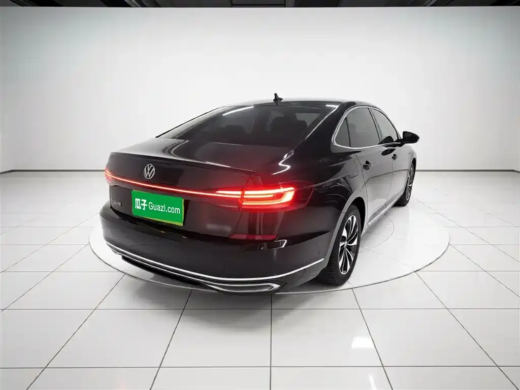 Volkswagen Passat — фото 7