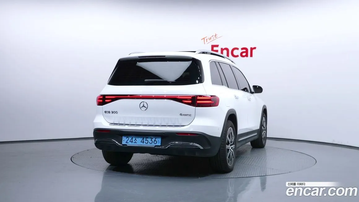 Mercedes-Benz EQB — фото 4