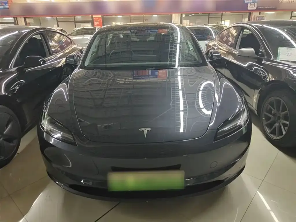 Tesla Model 3 — фото 3