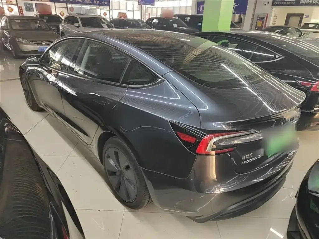 Tesla Model 3 — фото 4