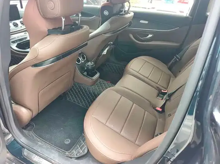 Mercedes-Benz E-Class — фото 4