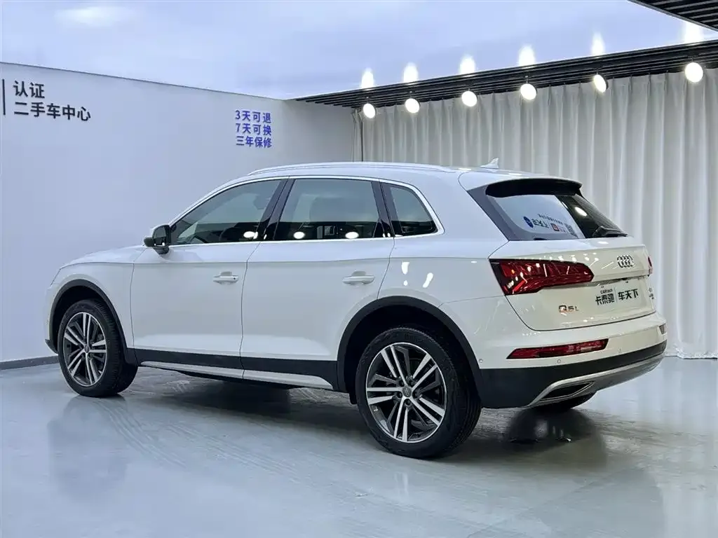 Audi Q5L — фото 2
