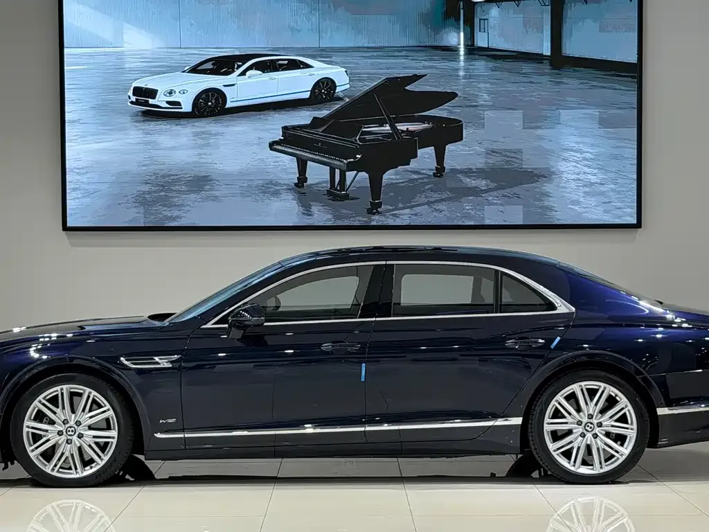 Bentley Flying Spur — фото 6