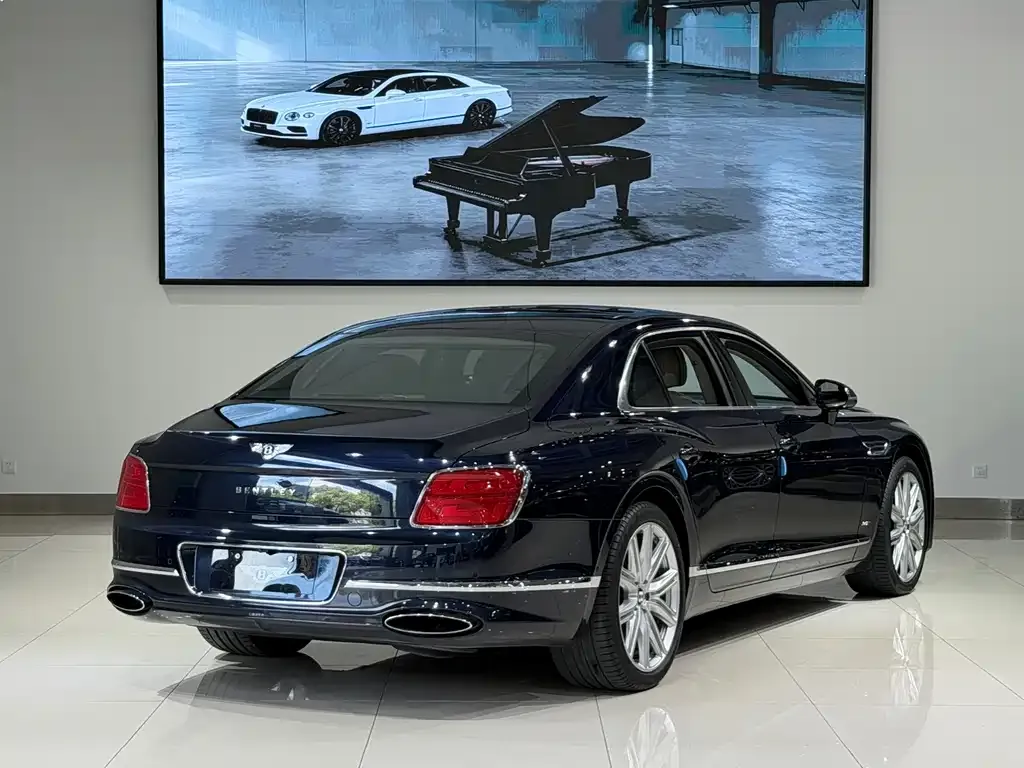 Bentley Flying Spur — фото 7