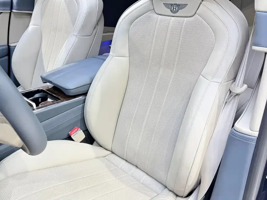 Bentley Flying Spur — фото 10