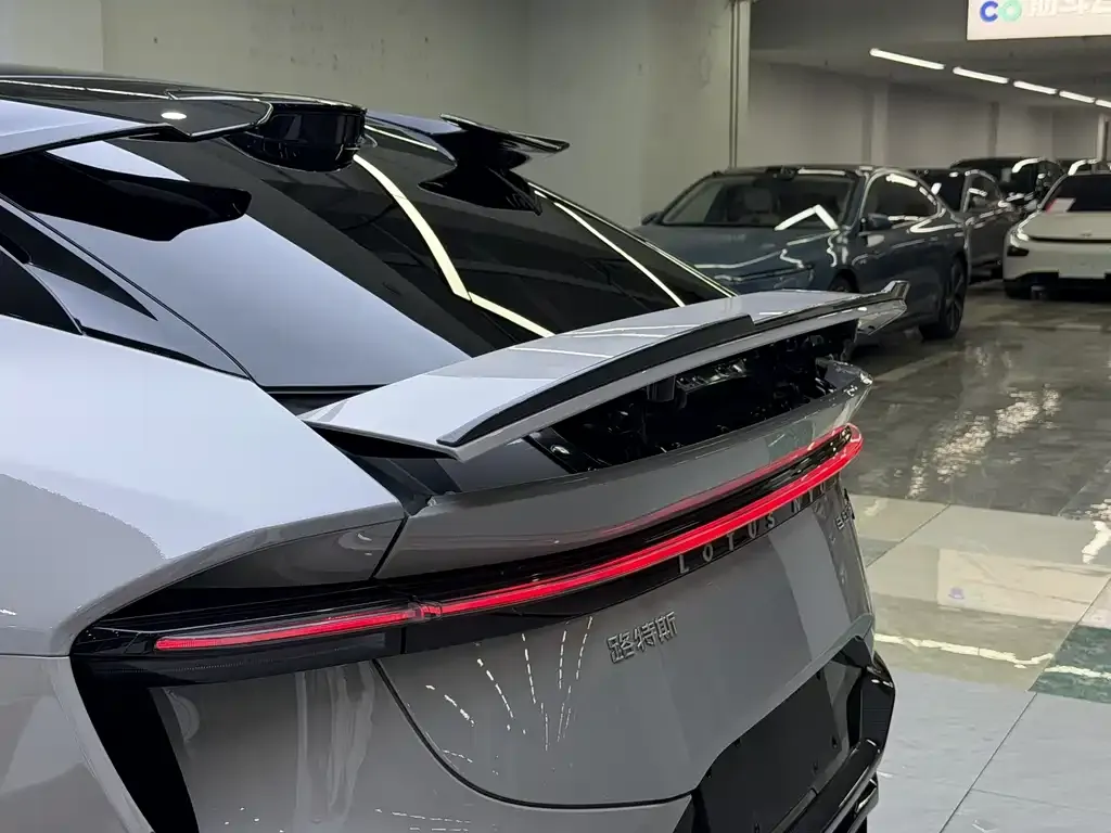 Lotus Eletre — фото 6