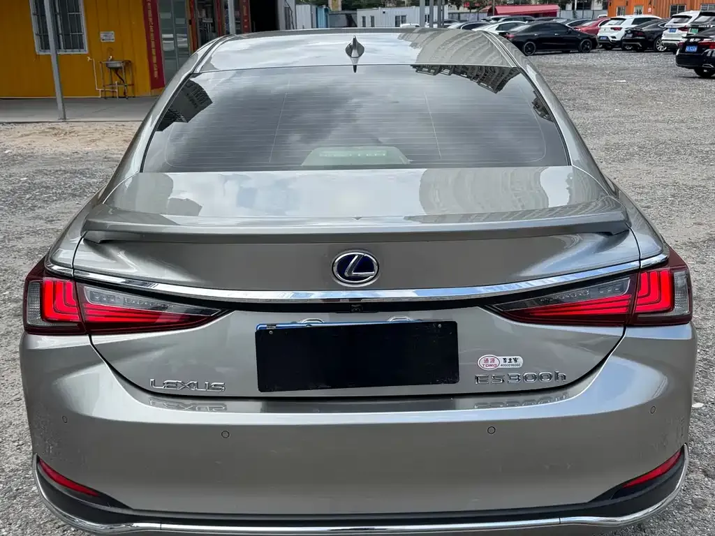 Lexus ES — фото 5