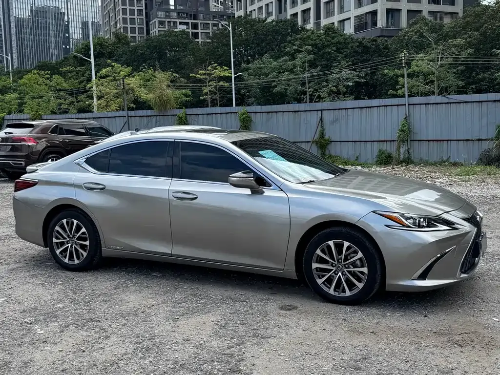Lexus ES — фото 8