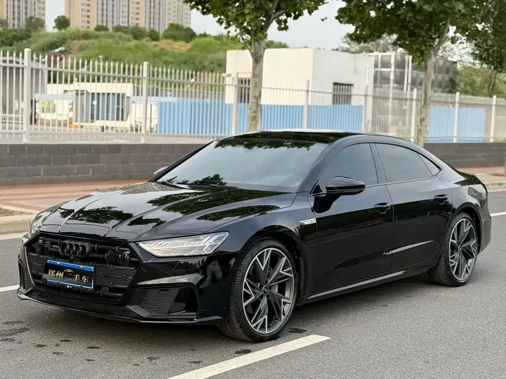 Audi A7L — фото 1