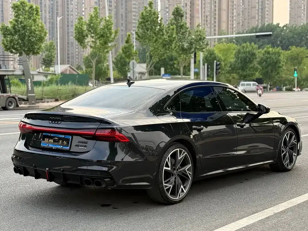 Audi A7L — фото 8