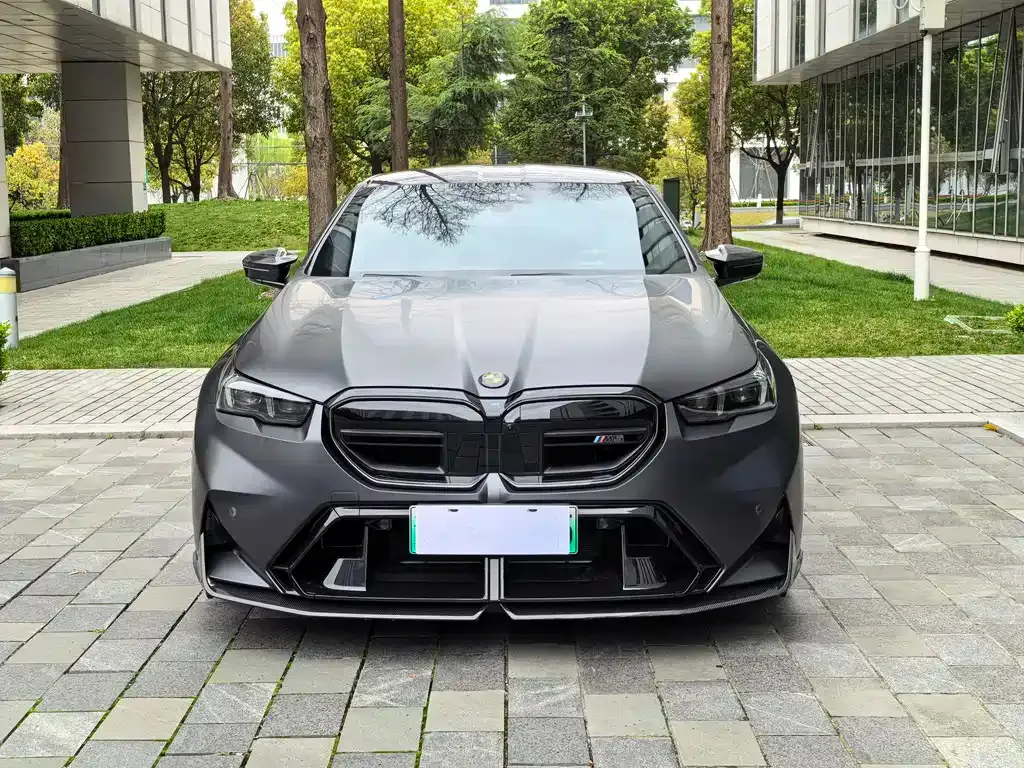 BMW M5 New Energy — фото 8