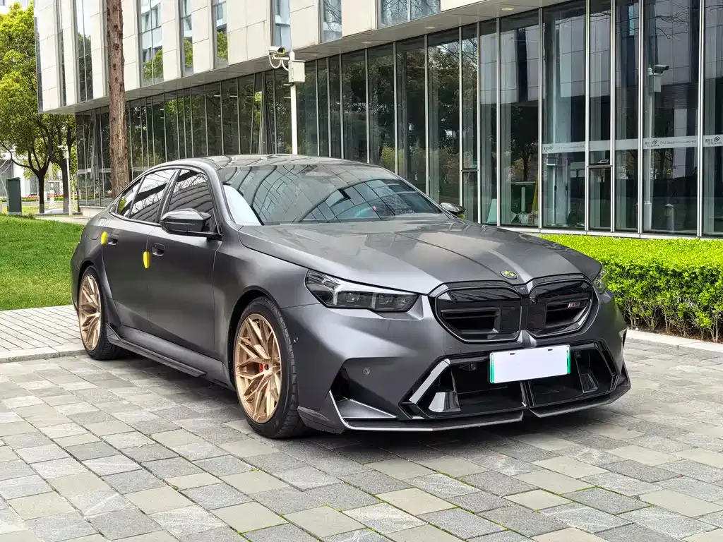 BMW M5 New Energy — фото 10
