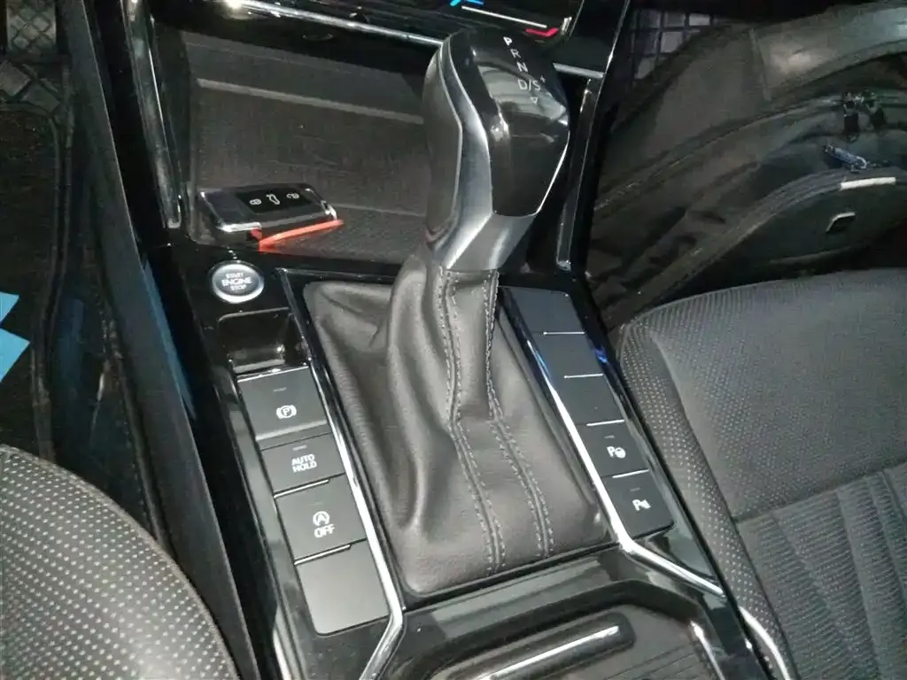 Volkswagen Passat — фото 10