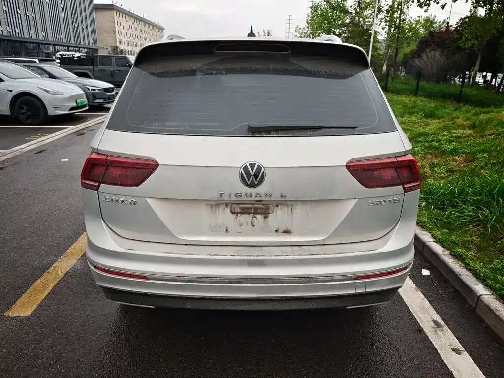 Volkswagen Tiguan L — фото 3