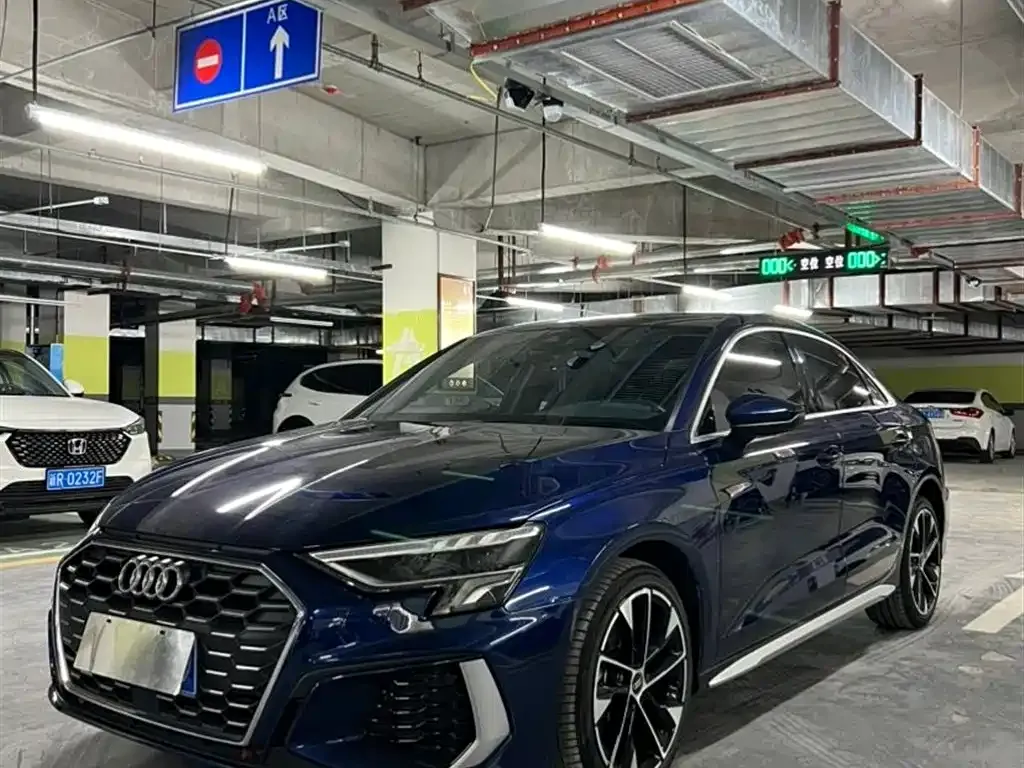 Audi A3 — фото 1