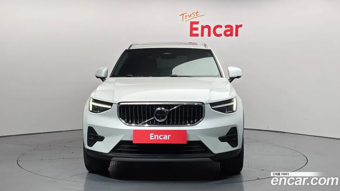 Volvo XC40 — фото 2