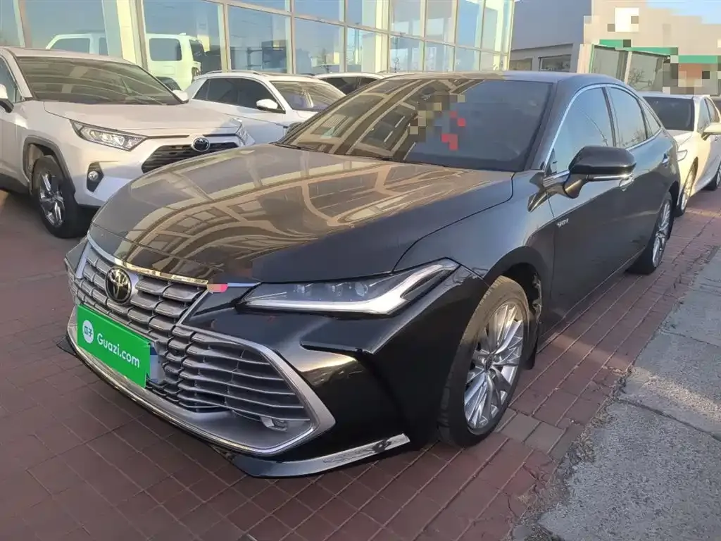 Toyota Avalon — фото 1