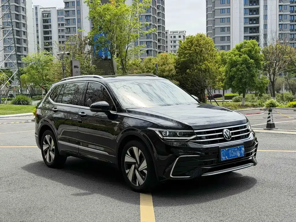 Volkswagen Tiguan L — фото 5