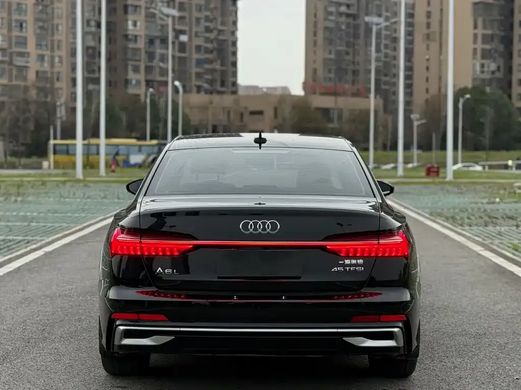 Audi A6L — фото 5