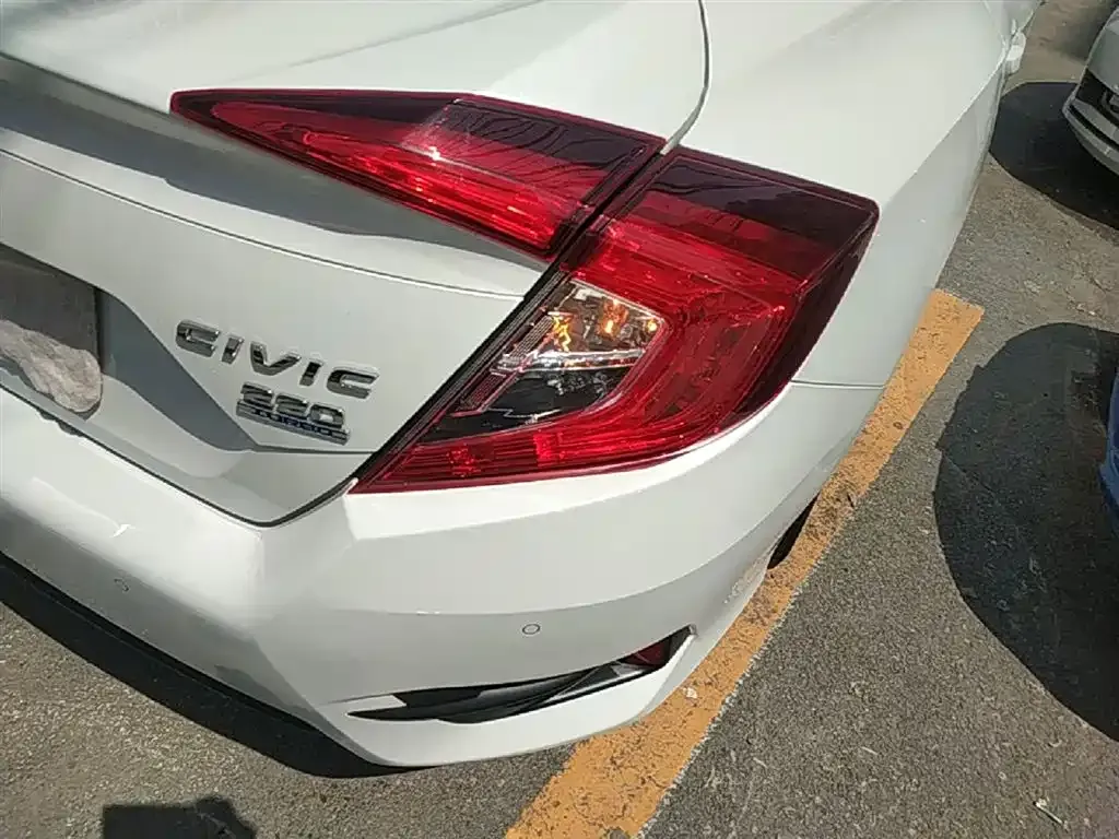 Honda Civic — фото 7