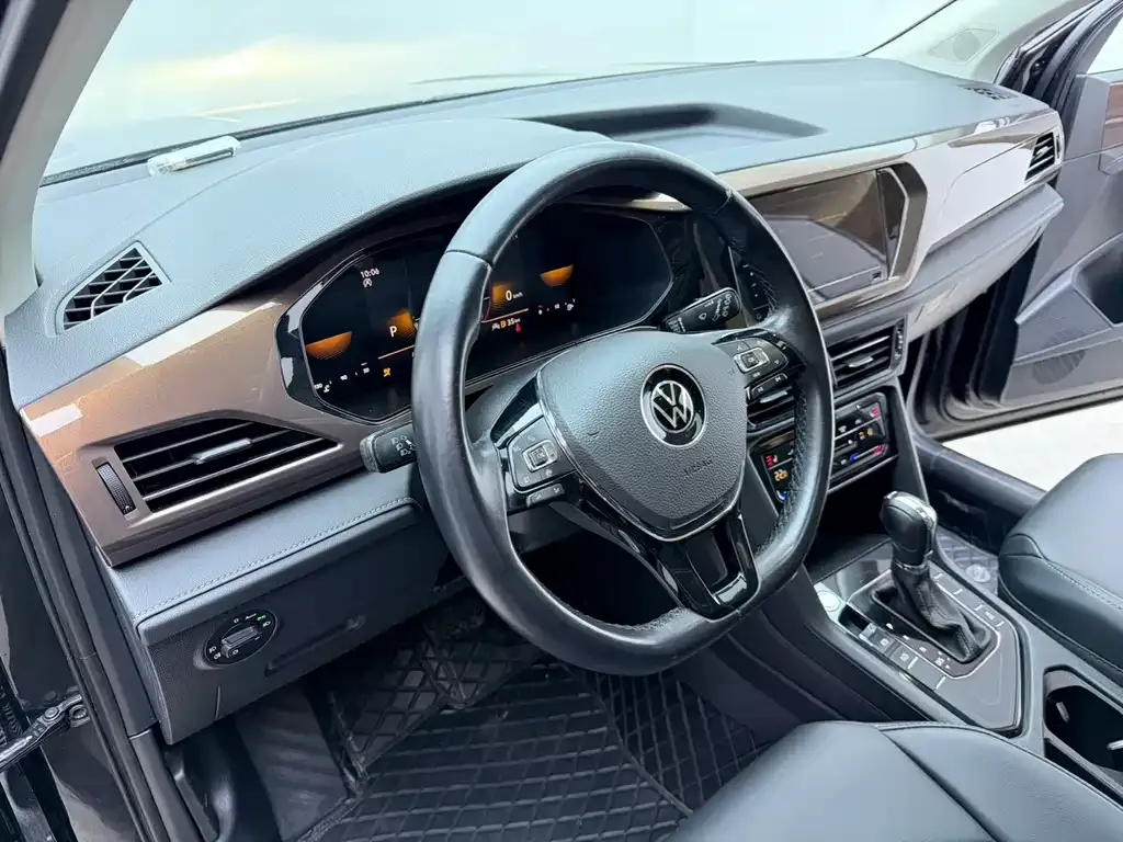 Volkswagen Tharu — фото 8
