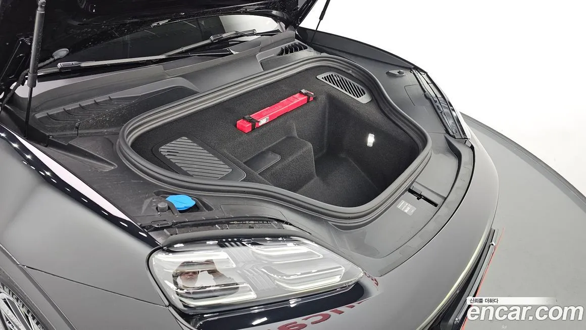 Porsche Macan — фото 10