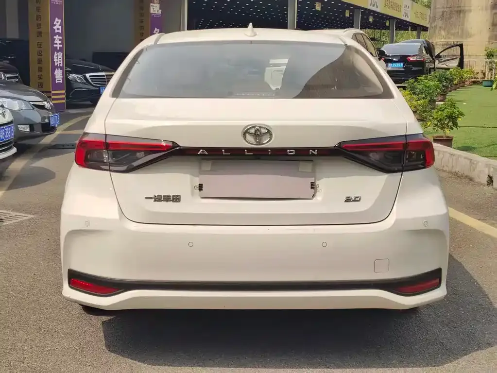 Toyota Allion — фото 4
