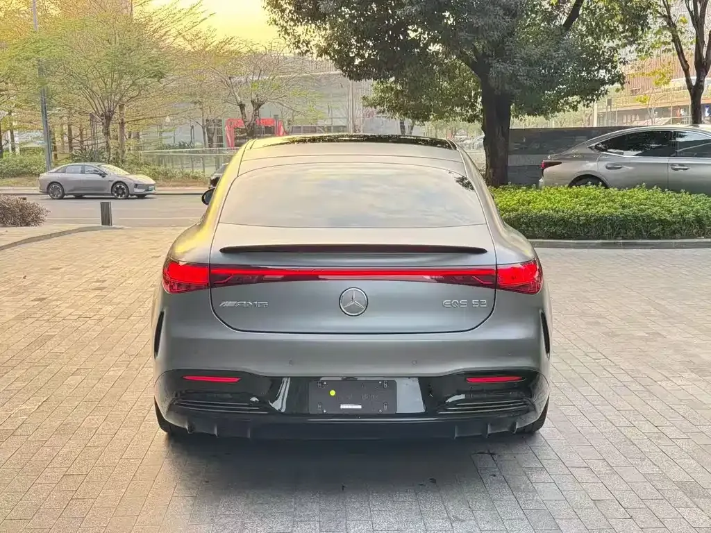 Mercedes-Benz EQS AMG — фото 6