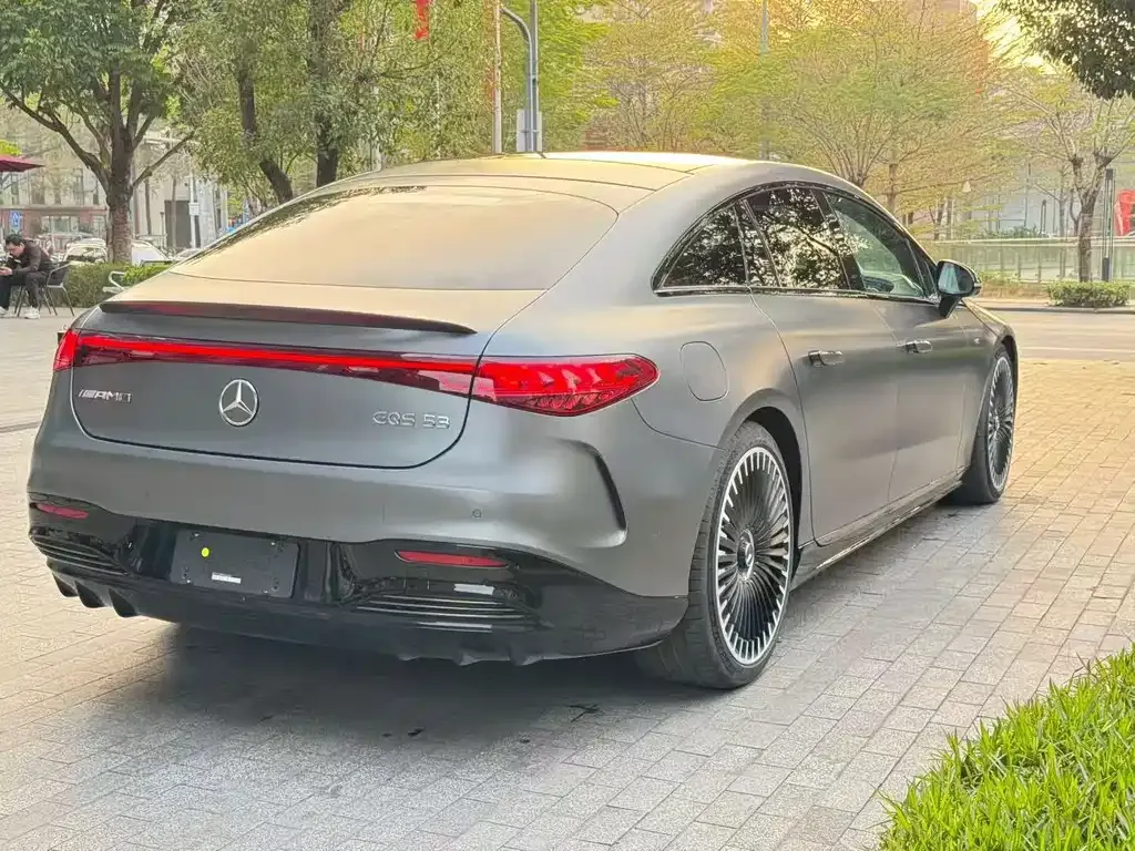 Mercedes-Benz EQS AMG — фото 5
