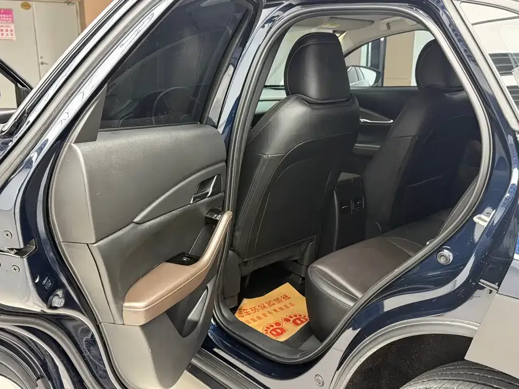 Mazda CX-30 — фото 10