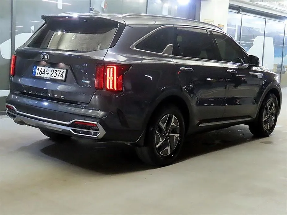 Kia Sorento — фото 7