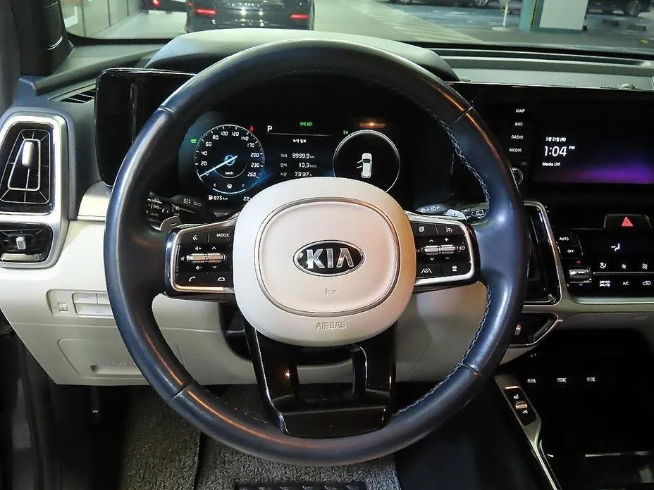 Kia Sorento — фото 9