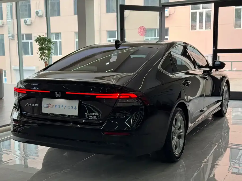Honda Accord — фото 4