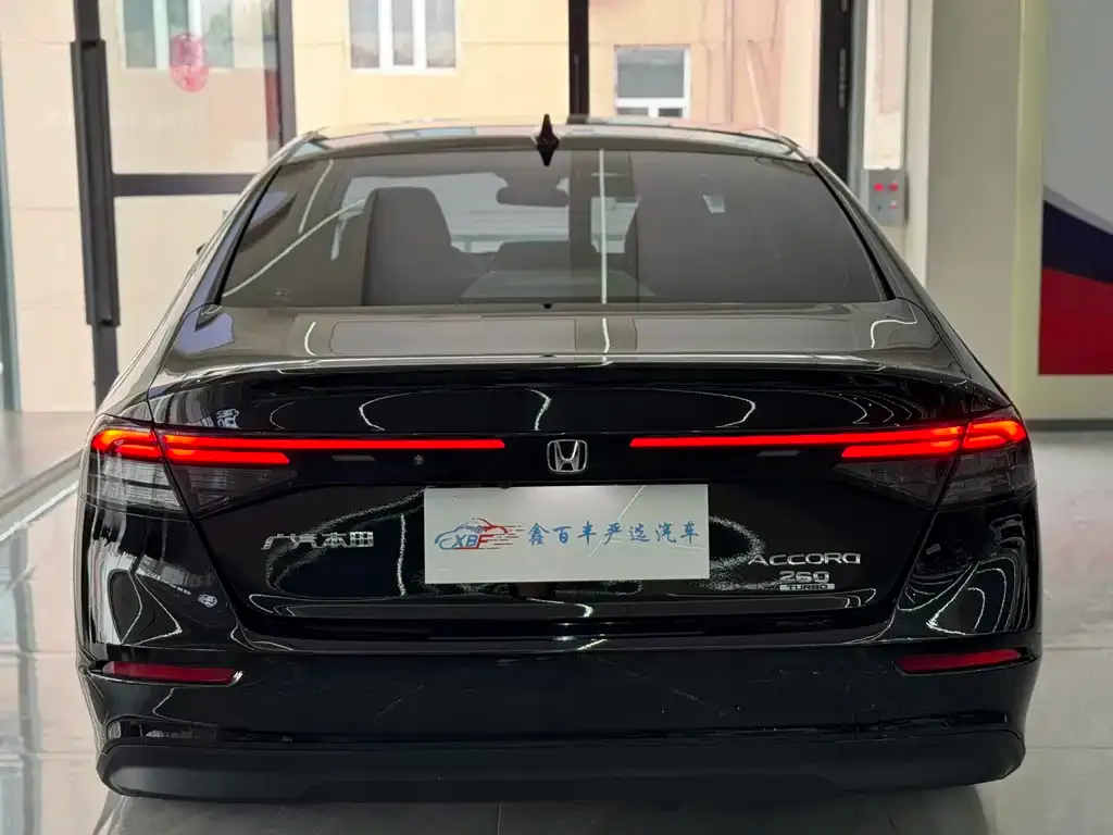 Honda Accord — фото 8