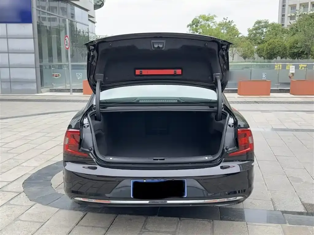 Volvo S90 — фото 4